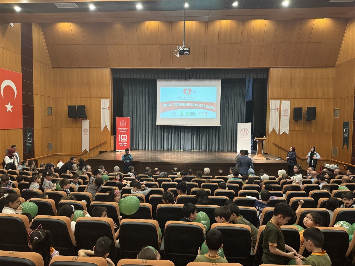 Kahramanmaraş'ta, Yeşilay Şubesi öncülüğünde İl Milli Eğitim Müdürlüğü işbirliğiyle yürütülen...