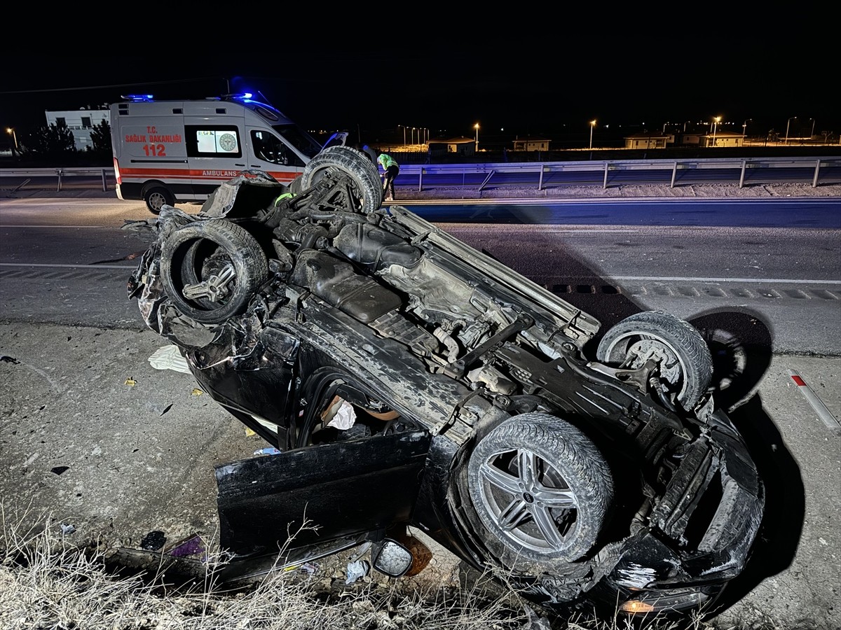 Karaman'da cip ile otomobilin çarpışması sonucu 1 kişi hayatını kaybetti, 2 kişi ağır...