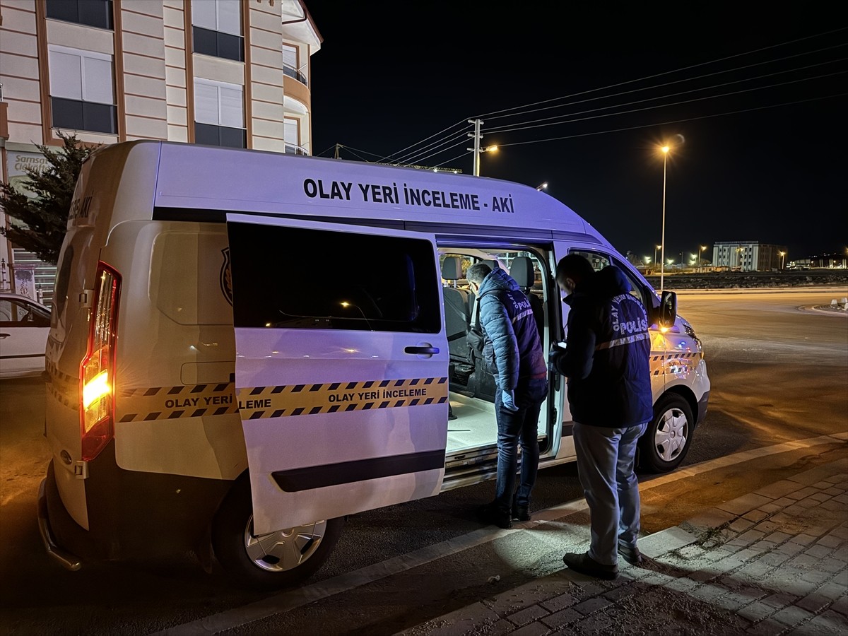 Karaman'da, otomobille motosikletin çarpışması sonucu 1 kişi öldü, 1 kişi yaralandı.