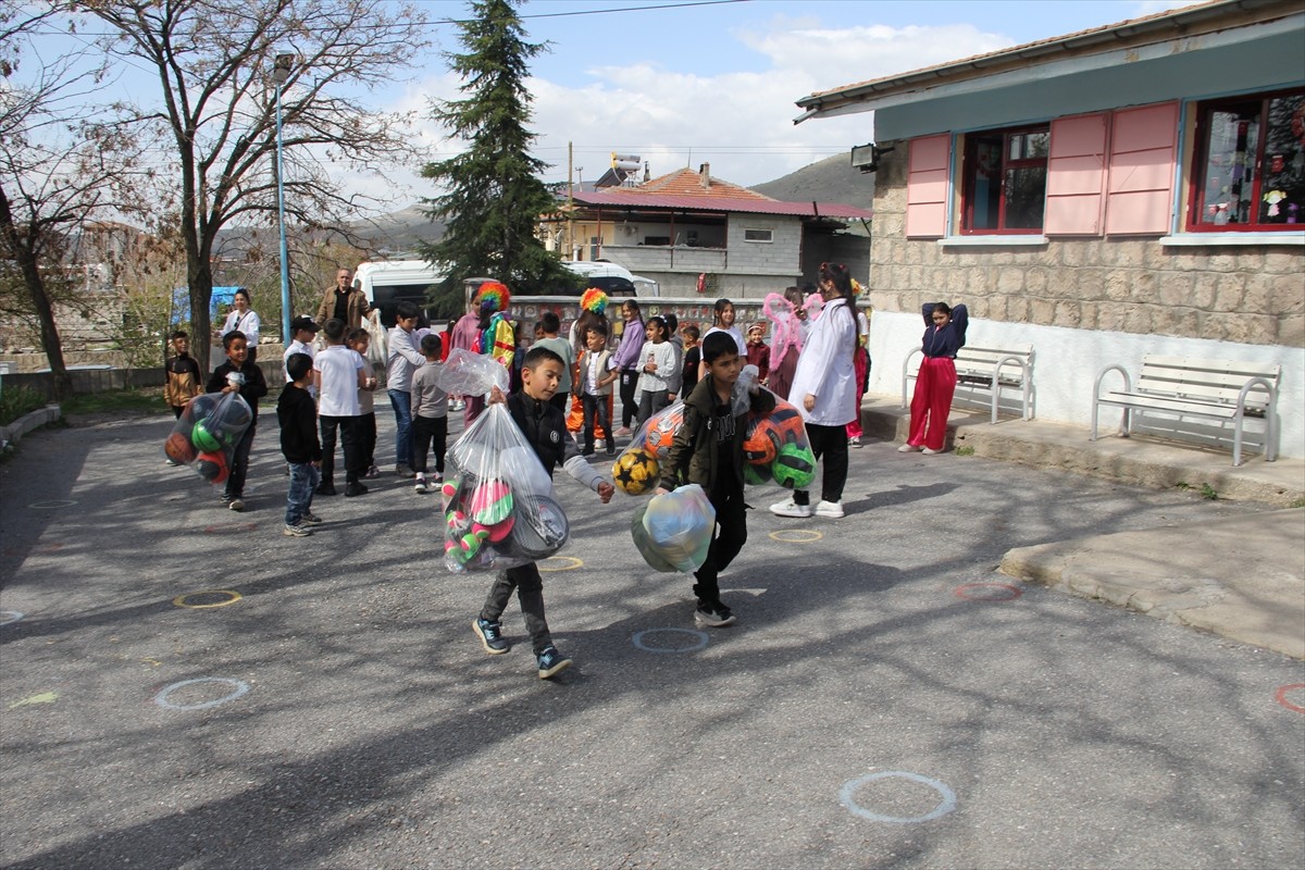 Kayseri'de Şehit Yusuf Çağatay Sanalp Kocasinan Kız Mesleki ve Teknik Anadolu Lisesi'nde eğitim...