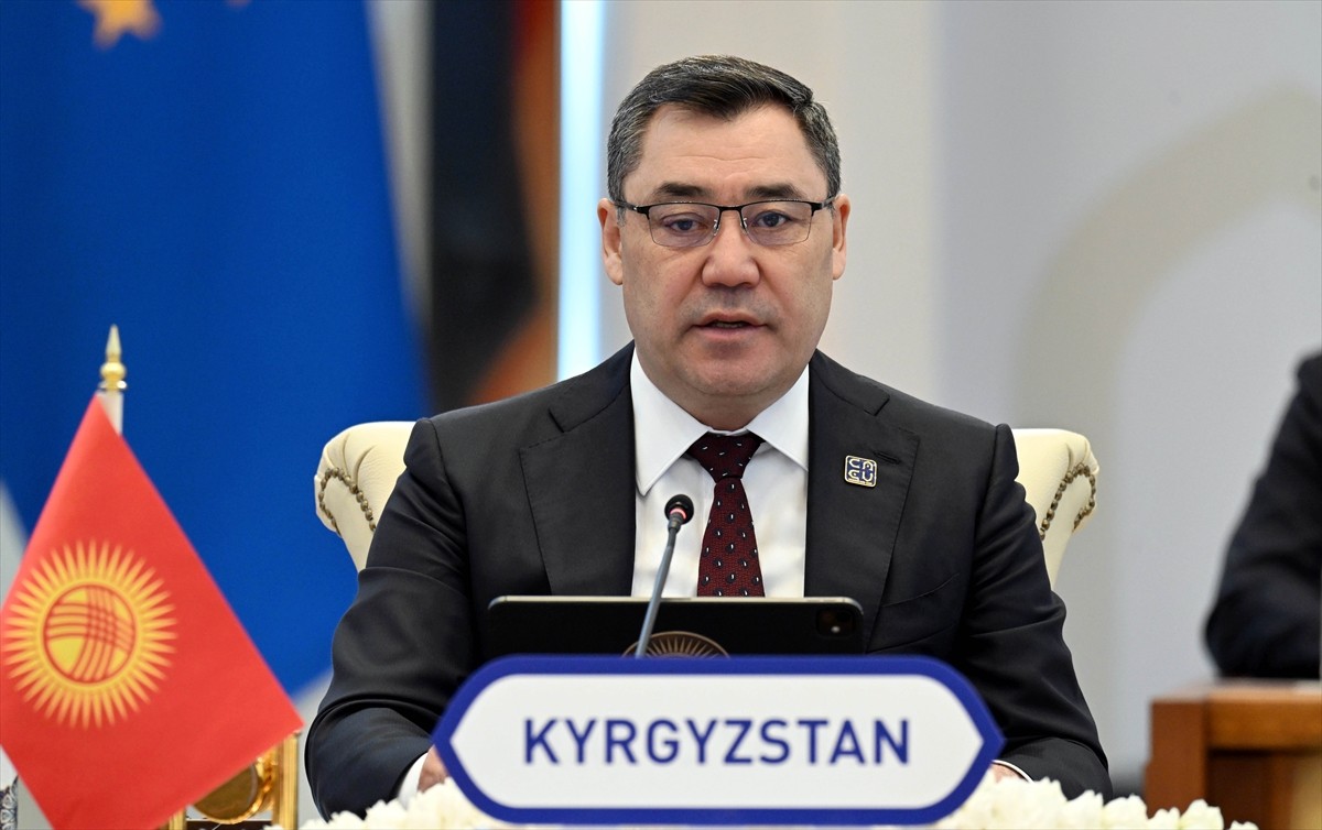 Kırgızistan Cumhurbaşkanı Sadır Caparov, Özbekistan'ın Semerkant şehrinde düzenlenen Birinci...