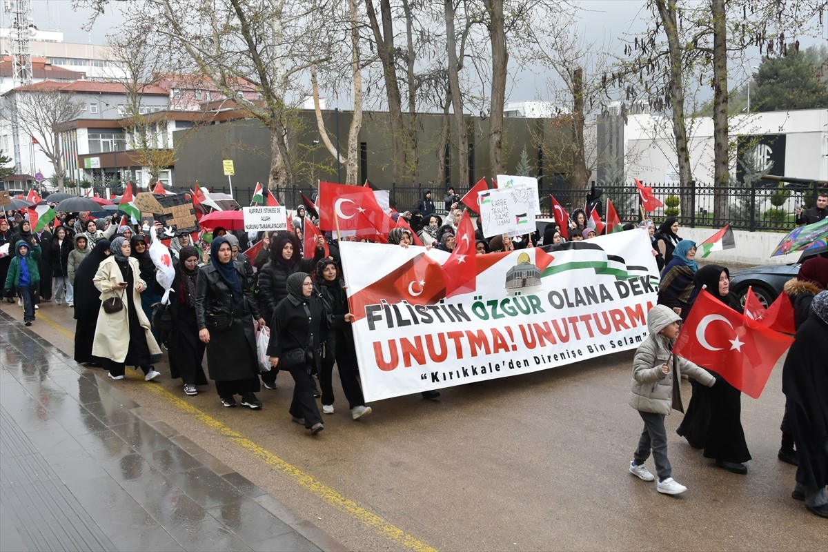 Kırıkkale'de İsrail'in Gazze'ye yönelik saldırılarına tepki amacıyla yürüyüş...