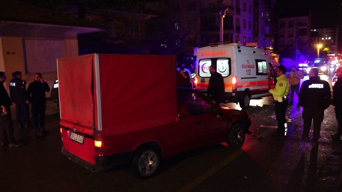 Kırıkkale Belediyesi temizlik görevlisi, çöp topladığı sırada pikabın çarpması sonucu ağır...