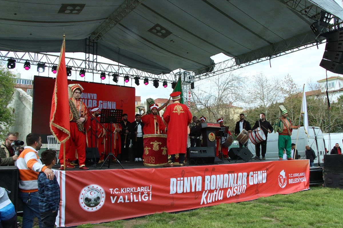 Kırklareli Valiliği ve Belediyesince, Dünya Romanlar Günü kapsamında düzenlenen spor ve konser...