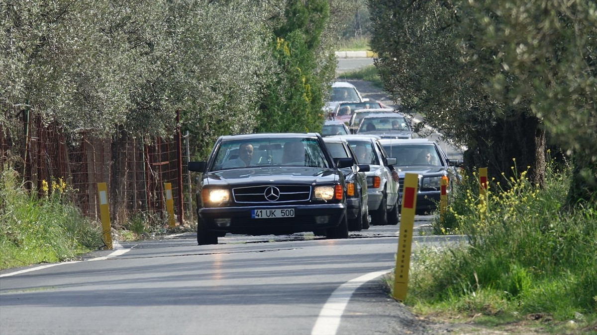 Klasik Mercedes-Benz Kulübü, 2025 yılı etkinliklerinin ilkini Balıkesir'in Edremit ilçesindeki...