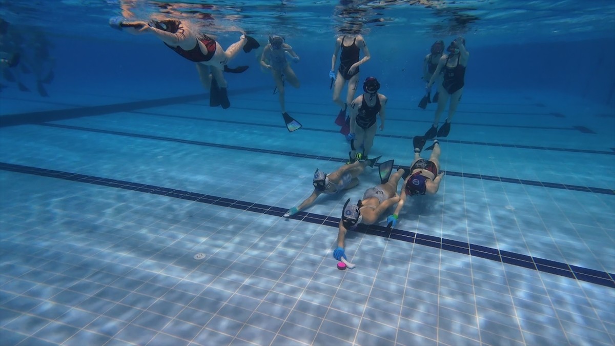 Konya'da, milli takım seçmeleri için düzenlenen Sualtı 24 Yaş Altı, 17 Yaş ve Altı Türkiye...