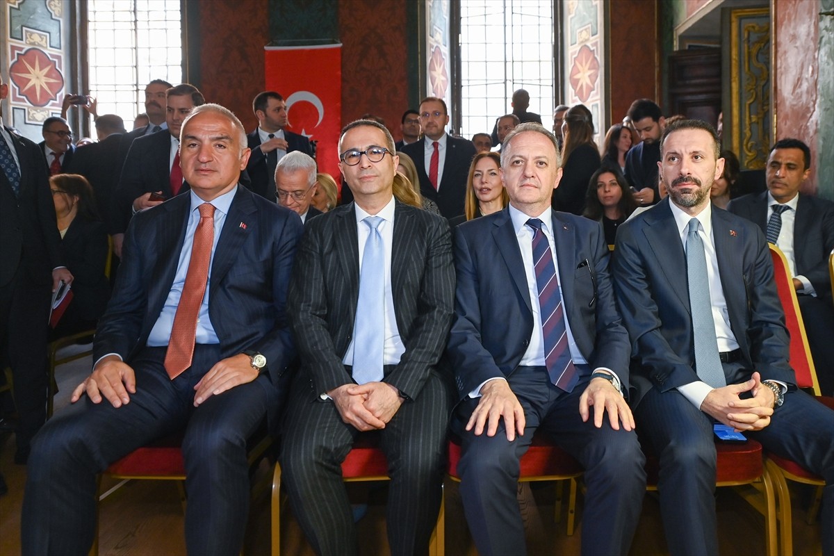 Kültür ve Turizm Bakanı Mehmet Nuri Ersoy, İtalya'nın başkenti Roma'da, Yunus Emre Enstitüsü (YEE)...