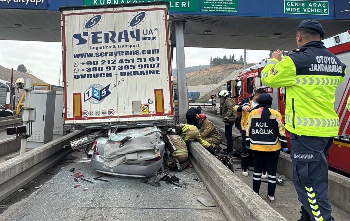 Kuzey Marmara Otoyolu'nun Pendik mevkisi Kurnaköy Gişeleri Ankara istikametinde, gişelerde bulunan...