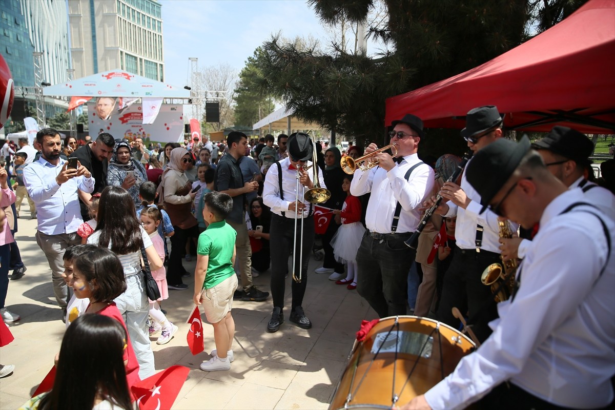 Malatya'da, 23 Nisan Ulusal Egemenlik ve Çocuk Bayramı dolayısıyla Çevre, Şehircilik ve İklim...
