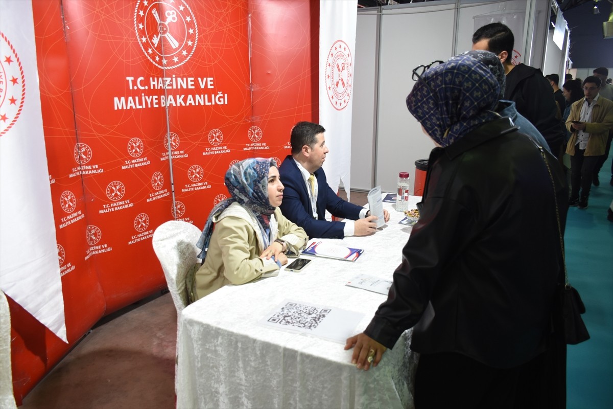 Malatya'da, Cumhurbaşkanlığı İnsan Kaynakları Ofisi koordinasyonunda 6 üniversitenin işbirliğiyle...