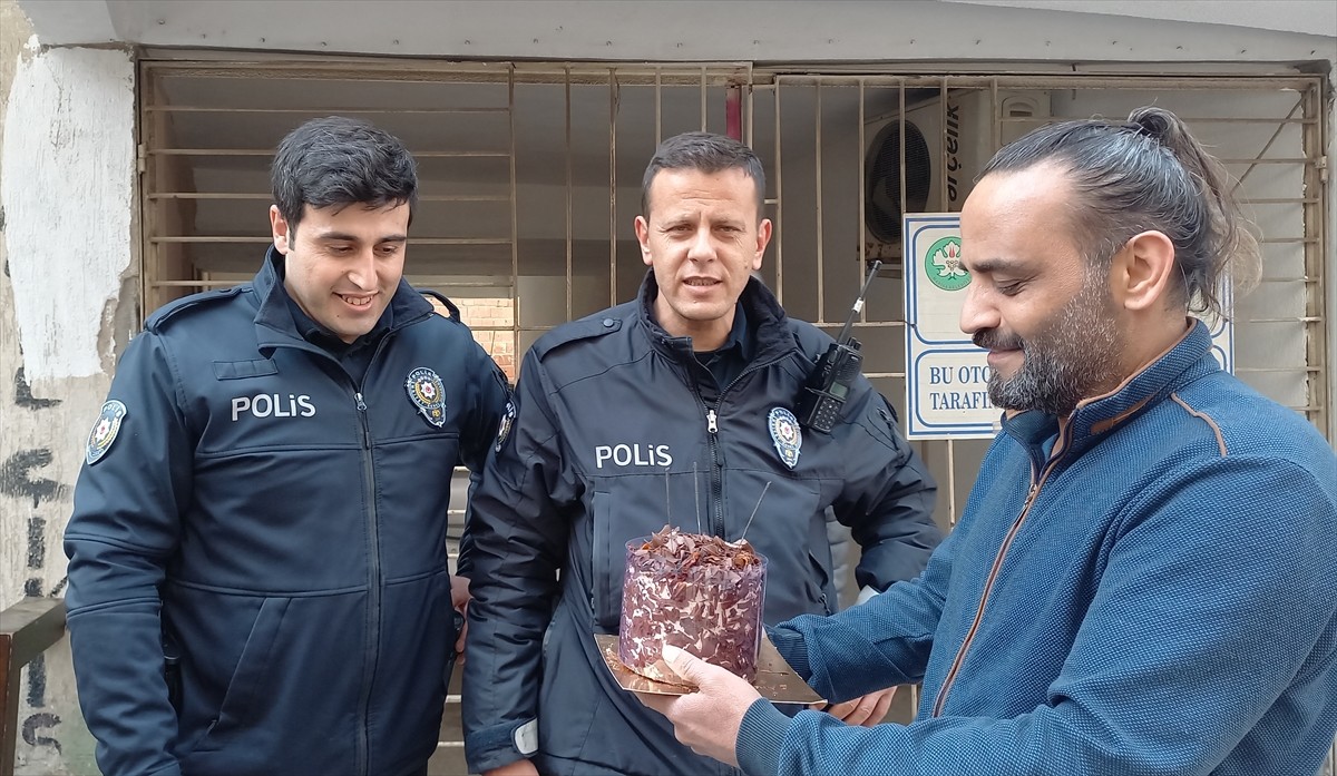 Manisa'nın Şehzadeler ilçesinde, kavga ihbarına giden polis ekibine, Türk Polis Teşkilatının 180....