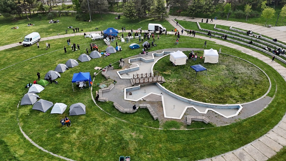 Marmara Denizi Silivri açıklarında meydana gelen 6,2 büyüklüğündeki depremin ardından Yıldız...