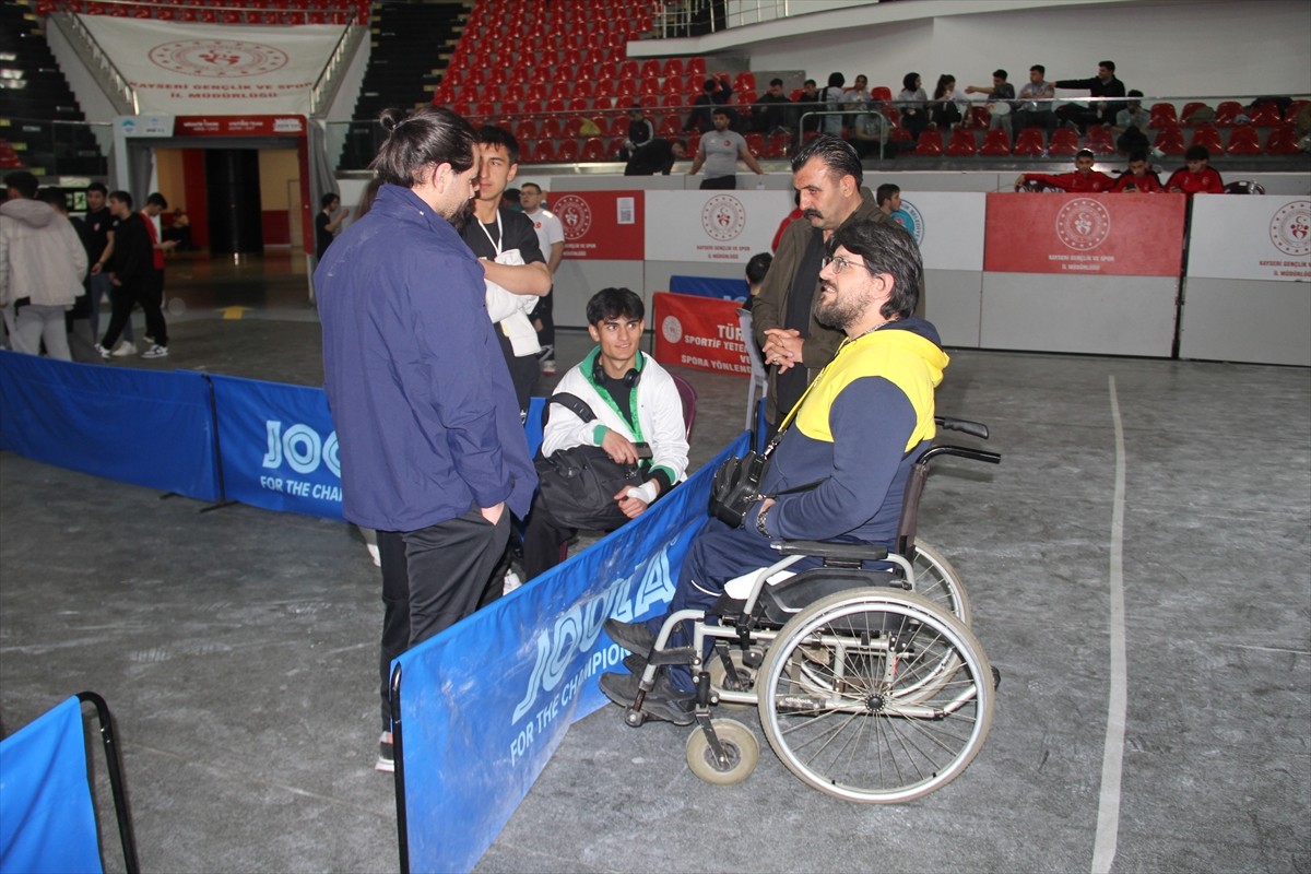 Memleketi Erzurum’da “Avatar” lakabıyla tanınan 47 yaşındaki bedensel engelli sporcu Gökhan Seven...