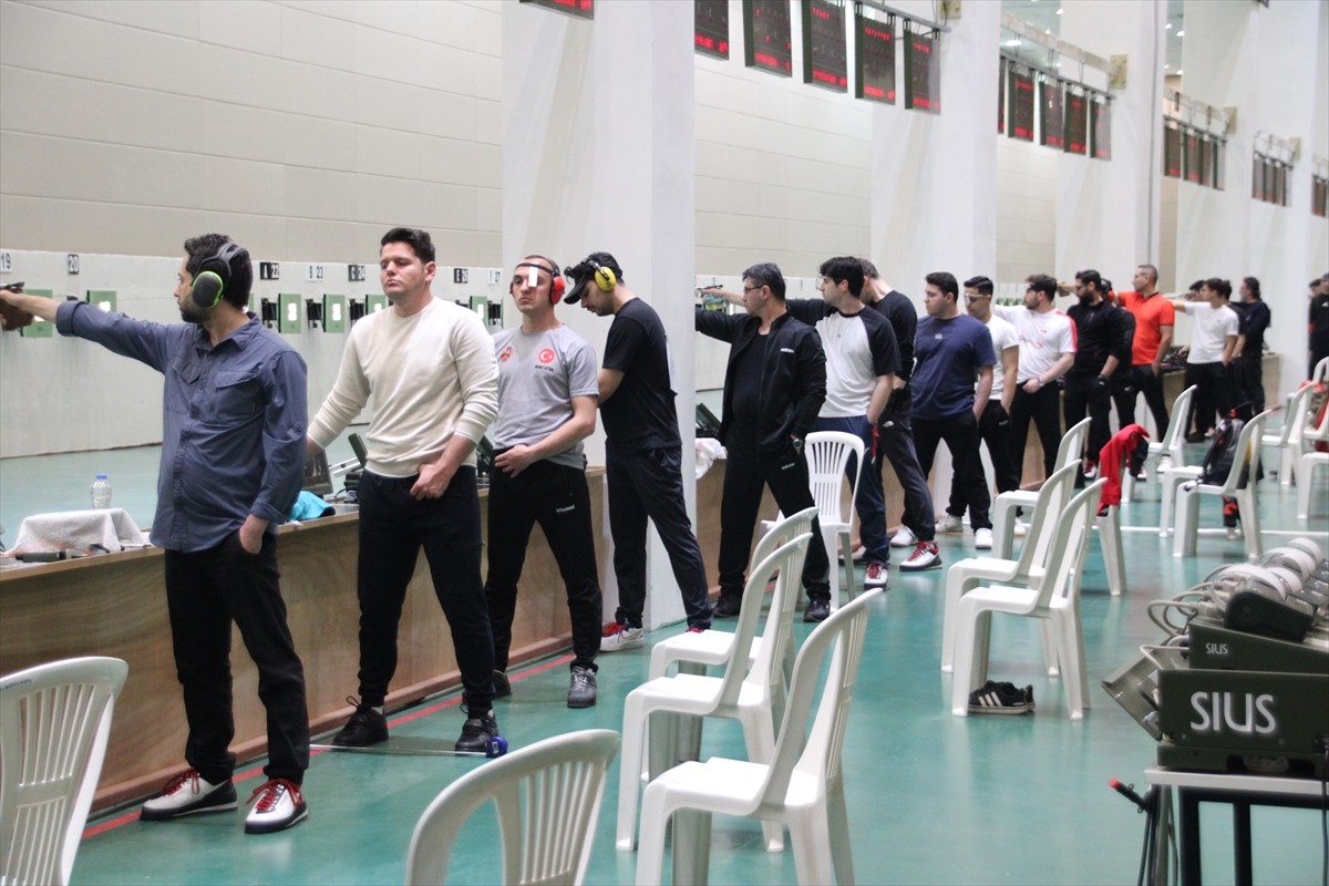 Mersin'de 408 sporcunun katılımıyla düzenlenen Havalı Silahlar Türkiye Şampiyonası, resmi...