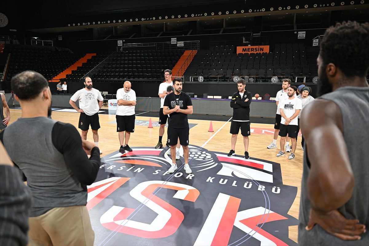 Mersinspor, Türkiye Sigorta Basketbol Süper Ligi'nin 27. haftasında deplasmanda TOFAŞ ile...