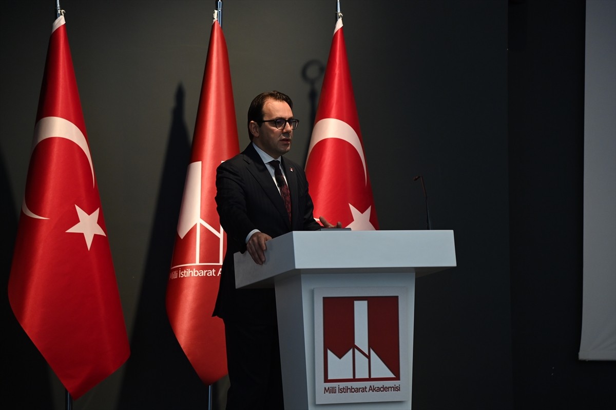 Milli İstihbarat Akademisi (MİA) Başkanı Prof. Dr. Talha Köse (fotoğrafta), Suriye'de 8 Aralık...