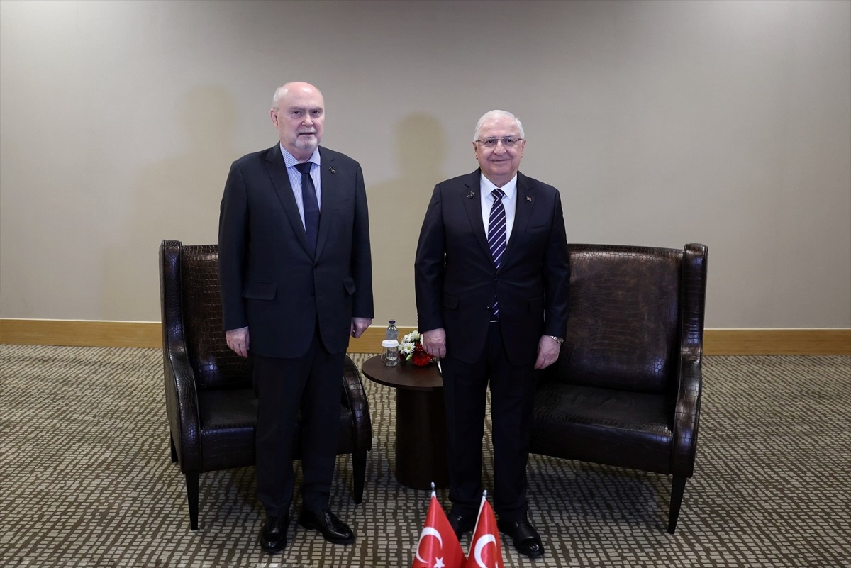 Milli Savunma Bakanı Yaşar Güler, Antalya Diplomasi Forumu'na katılan Avrupa Güvenlik ve İşbirliği...