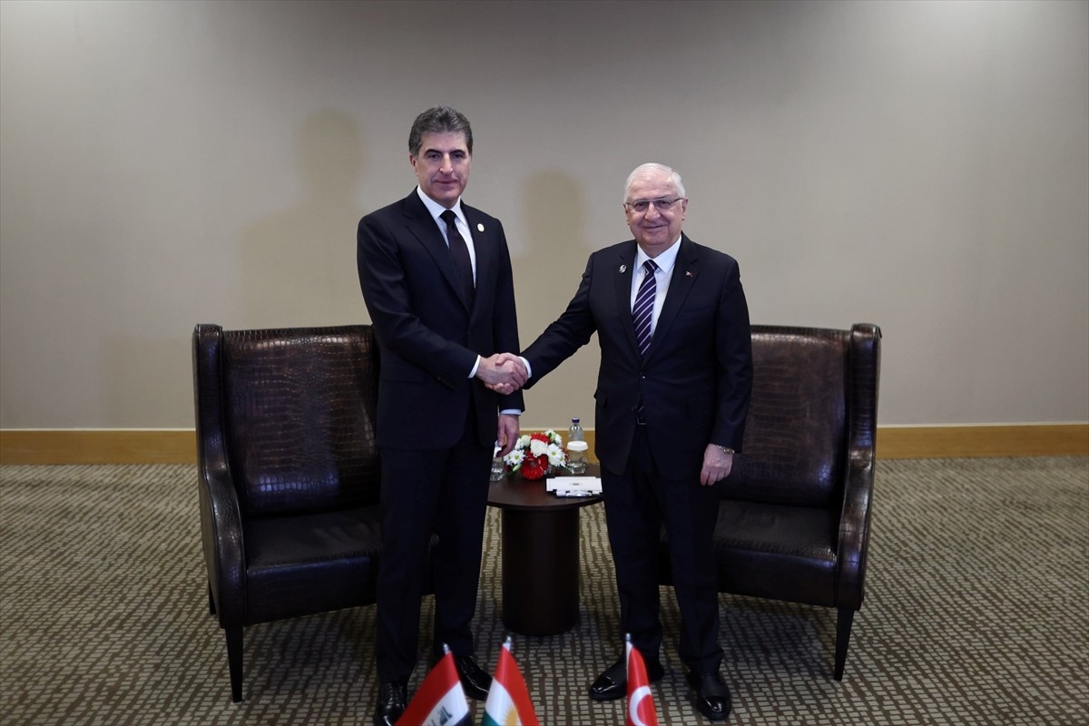 Milli Savunma Bakanı Yaşar Güler, Antalya Diplomasi Forumu'na katılan Irak Kürt Bölgesel Yönetimi...