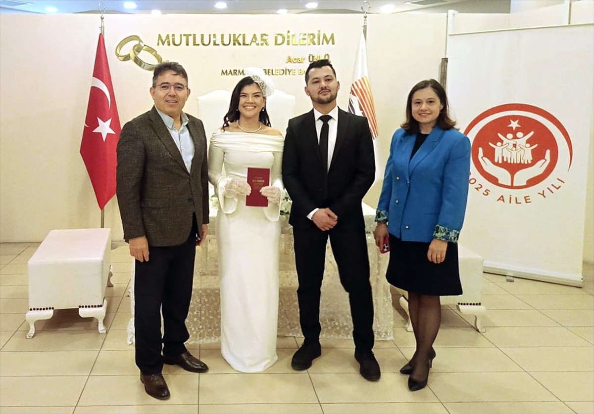 Muğla'nın Marmaris ilçesinde, 2025 Aile Yılı kapsamında "Evlenecek Gençlerin Desteklenmesi...