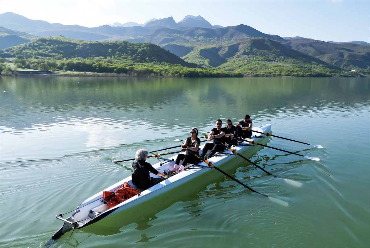 Munzur Kürek, Kano, Su Sporları ve Yelken Sporu Kulübü tarafından Tunceli'de kürek sporunun...