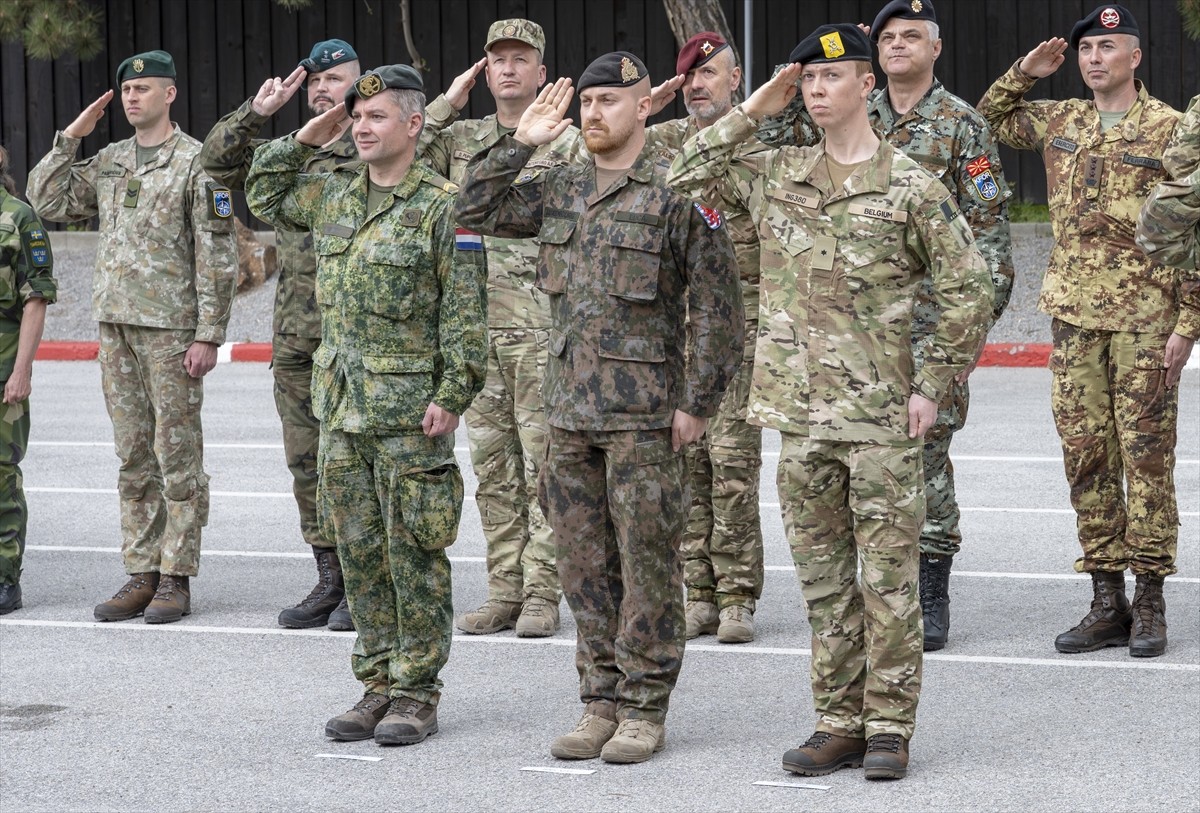 NATO'nun Kosova'daki Barış Gücü (KFOR), Belçika, Lüksemburg ve Hollanda'nın Kosova'ya asker...