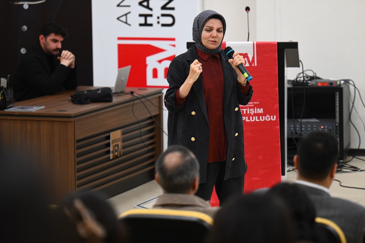 nkara Hacı Bayram Veli Üniversitesi (HBV) İletişim Fakültesi İletişim Topluluğu Kulübünce...