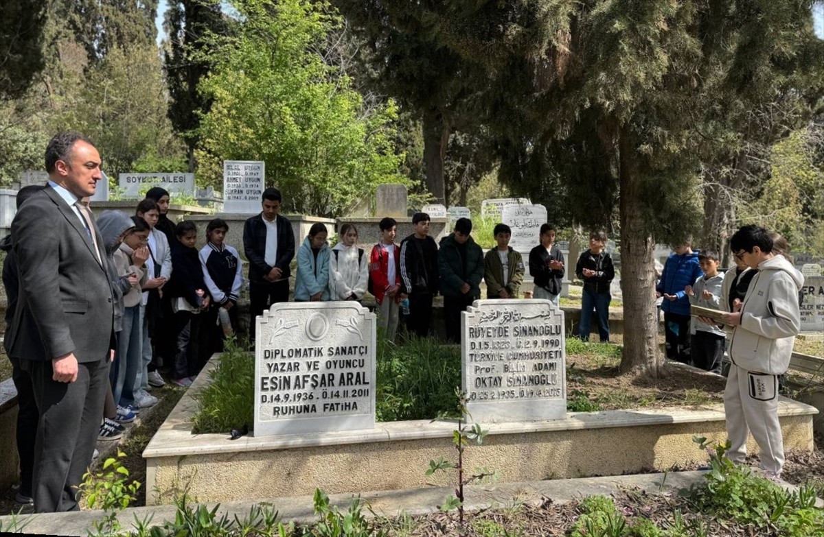 Ömrünü bilime ve Türkçenin gelişmesine adayan, 28 yaşında "dünyanın en genç profesörü" ünvanını...