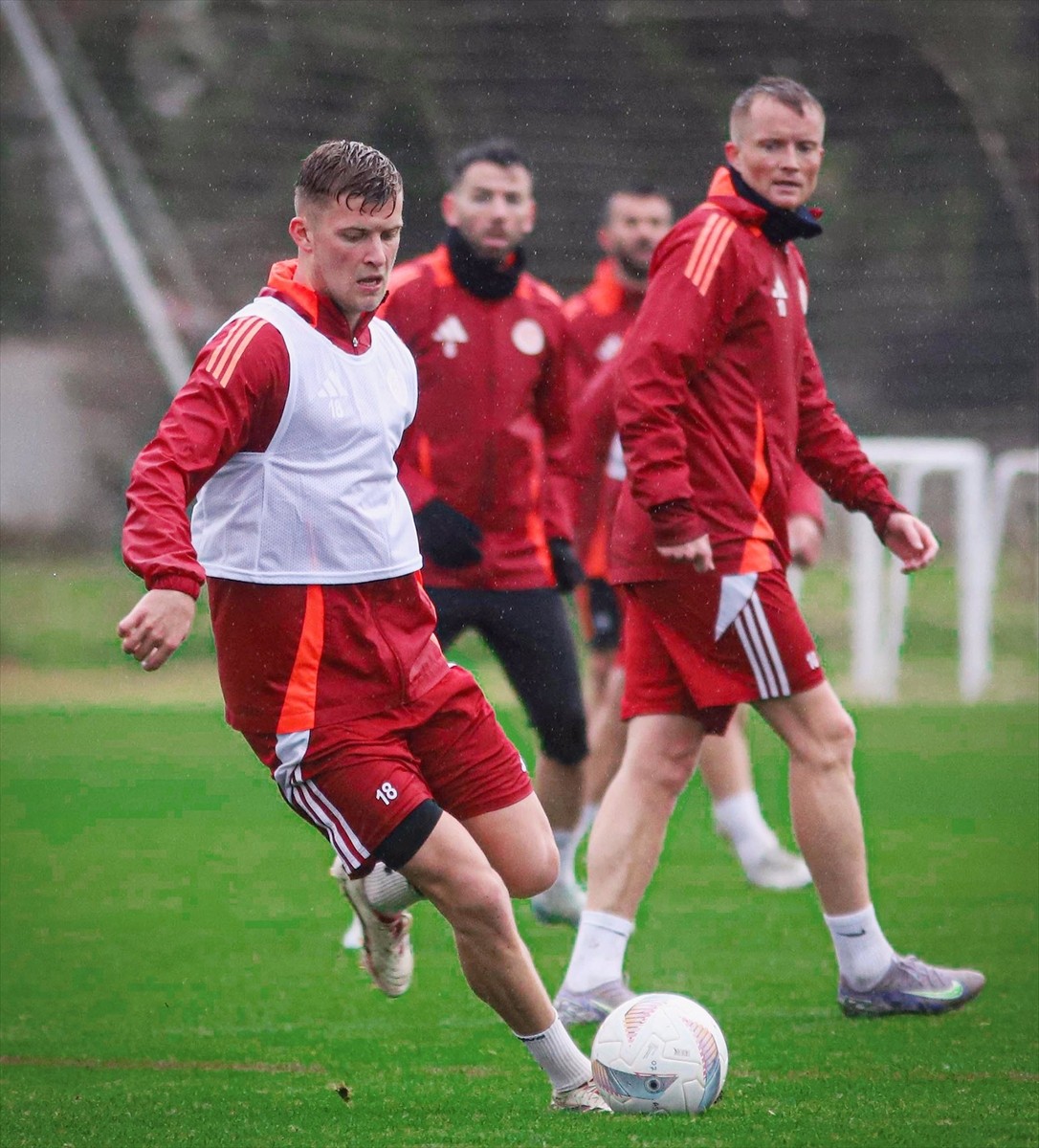Onvo Antalyaspor, Trendyol Süper Lig'in 30. haftasında 5 Nisan Cumartesi günü oynayacağı Reeder...