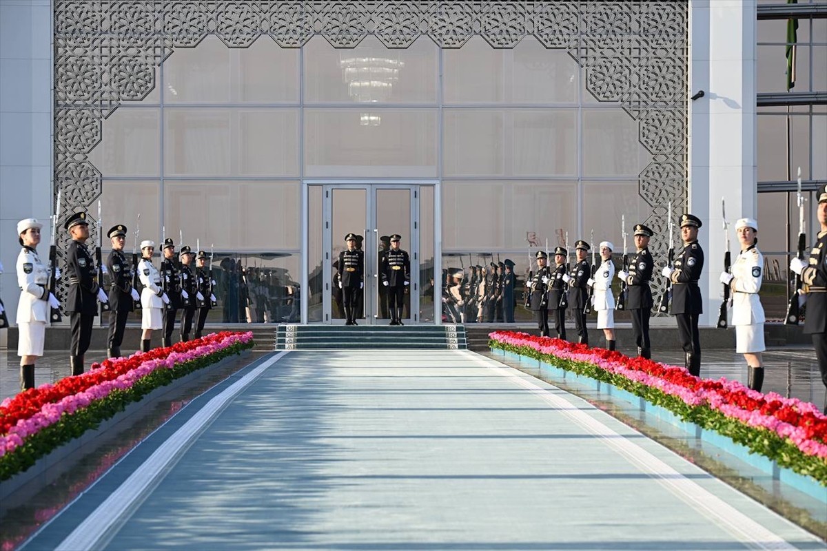 Özbekistan'ın tarihi Semerkant şehrinde yarın düzenlenecek Birinci Avrupa Birliği (AB)-Orta Asya...