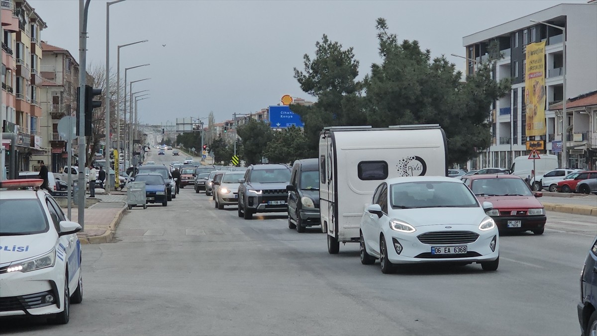 Ramazan Bayramı dolayısıyla Konya-Ankara kara yolunda yoğunluk yaşanıyor.