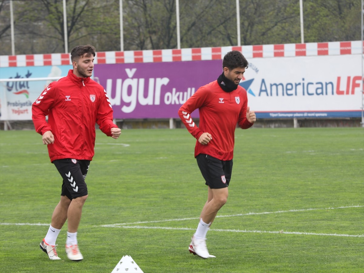 Reeder Samsunspor, Trendyol Süper Lig'in 30. haftasında deplasmanda Onvo Antalyaspor ile yapacağı...