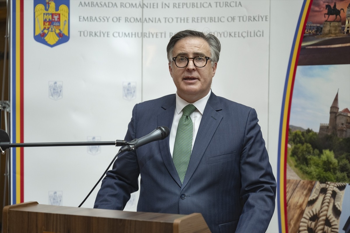 Romanya'nın Ankara Büyükelçiliği tarafından Ankara'daki bir otelde "Dünya Nasıl Nefes Alır" adlı...