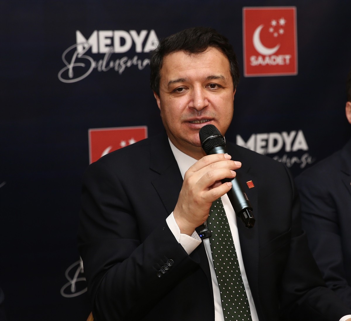 Saadet Partisi Genel Başkanı Mahmut Arıkan, Giresun Belediyesi Sosyal Tesisi'nde düzenlenen medya...