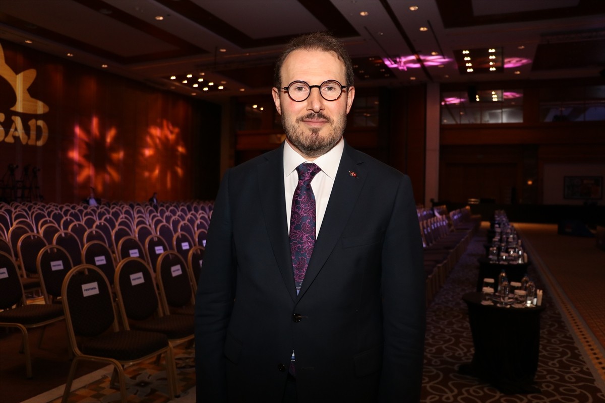 Sağlık Bakan Yardımcısı Şuayıp Birinci, bazı programlara katılmak üzere geldiği Antalya'da AA...