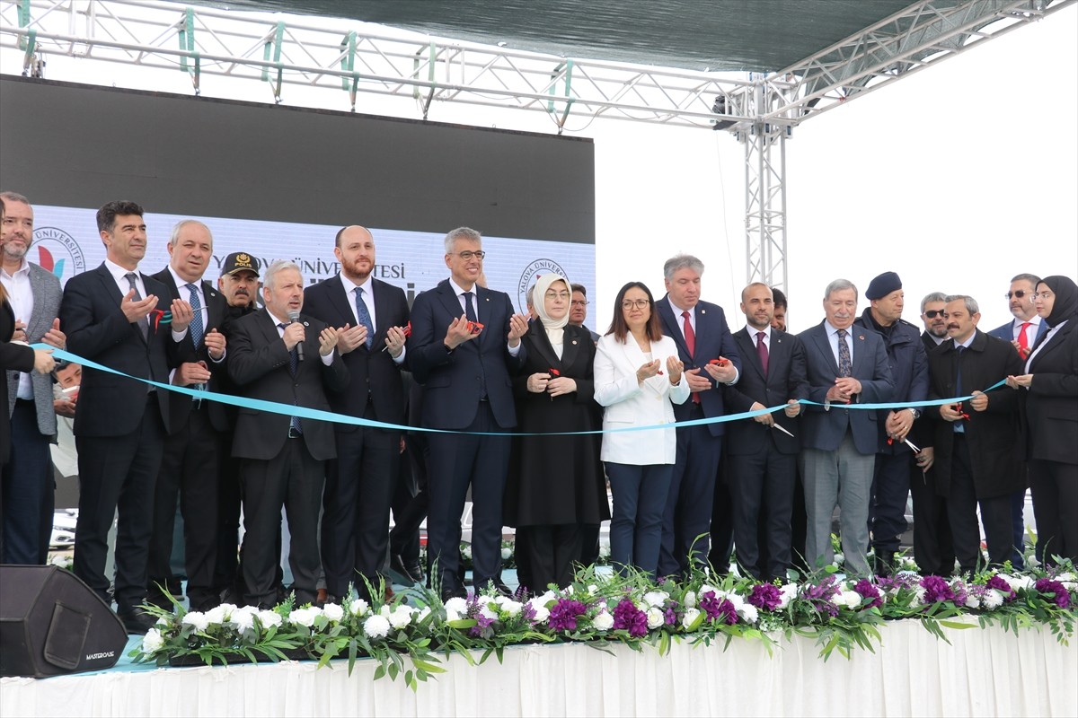 Sağlık Bakanı Kemal Memişoğlu, Yalova Üniversitesi Sanat ve Tasarım Fakültesinin açılışı ile...