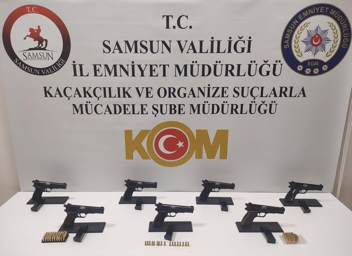 Samsun'da düzenlenen kaçak silah ticareti operasyonunda 3 şüpheli gözaltına alındı. Belirlenen...