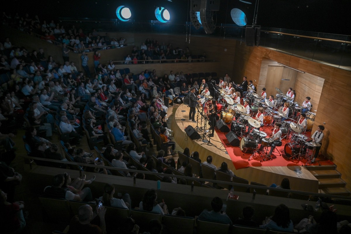 Serdar Ceylan Bateri Çocuk Orkestrası, 23 Nisan Ulusal Egemenlik ve Çocuk Bayramı dolayısıyla CSO...