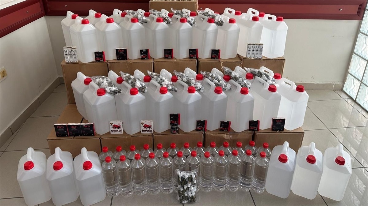 Sinop’ta düzenlenen sahte ve kaçak alkol operasyonunda 3 kişi gözaltına alındı. Ekiplerce...