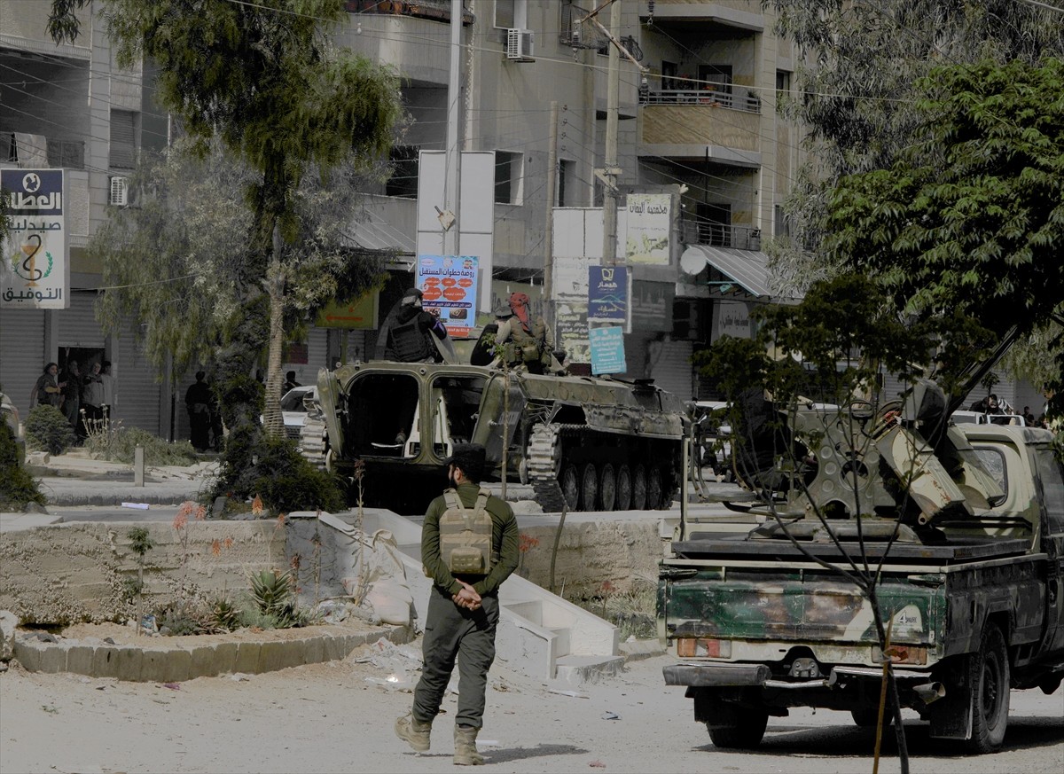 Suriye'nin başkenti Şam'ın güneyinde yer alan Ceramane Mahallesi'ndeki silahlı Dürzi grupların...