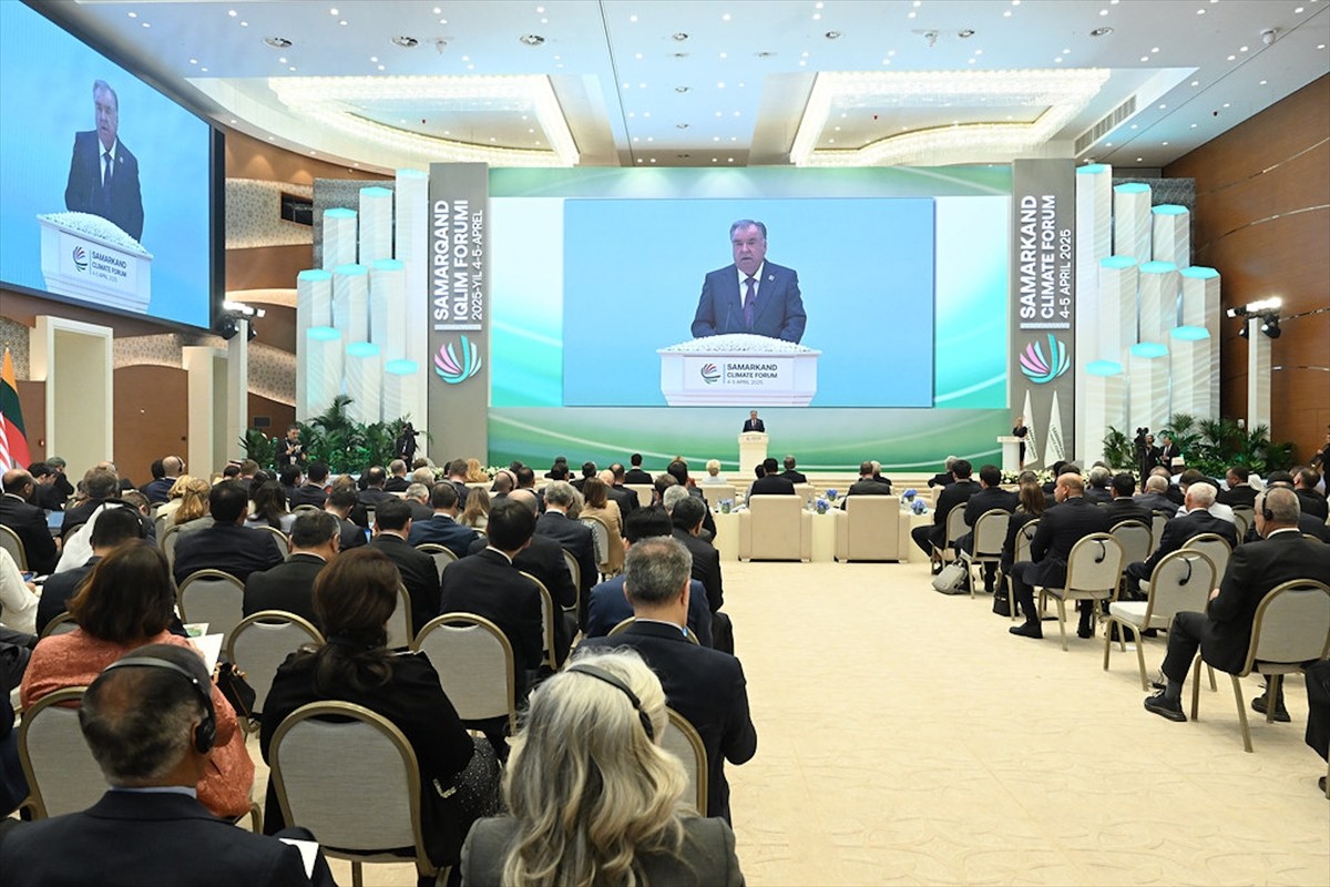 Tacikistan Cumhurbaşkanı İmamali Rahman, Özbekistan'ın Semerkant şehrinde düzenlenen "Küresel...
