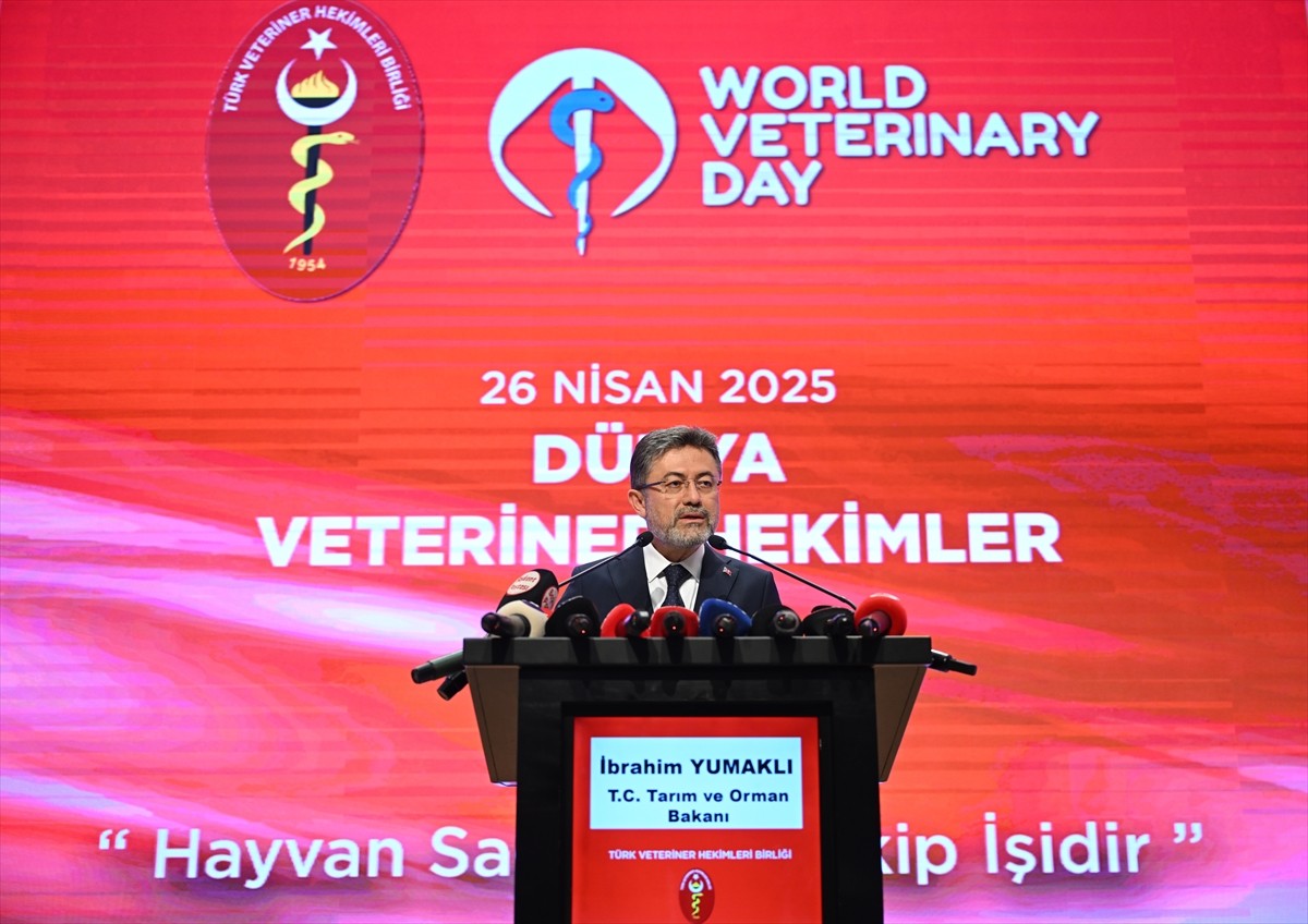 Tarım ve Orman Bakanı İbrahim Yumaklı, Dünya Veteriner Hekimler Günü dolayısıyla Orman Genel...