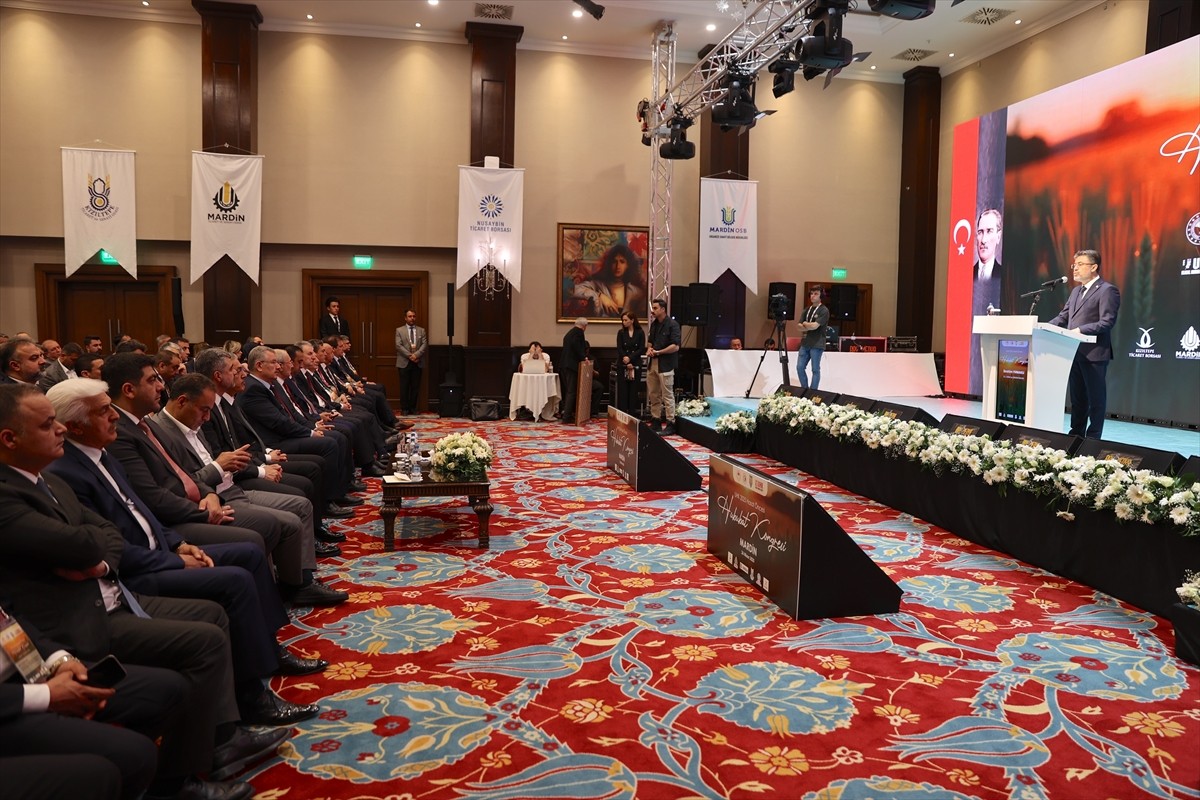 Tarım ve Orman Bakanı İbrahim Yumaklı, Mardin'de bir otelde düzenlenen "Ulusal Hububat Konseyi...