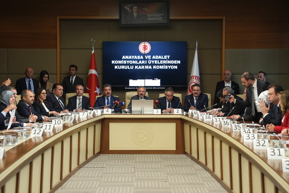 TBMM Anayasa ve Adalet Komisyonları Üyelerinden Kurulu Karma Komisyonda, Hakimler ve Savcılar...