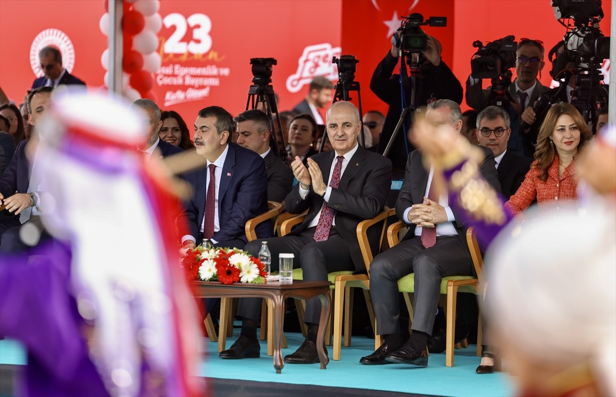 TBMM Başkanı Numan Kurtulmuş, 23 Nisan Ulusal Egemenlik ve Çocuk Bayramı dolayısıyla Meclis...
