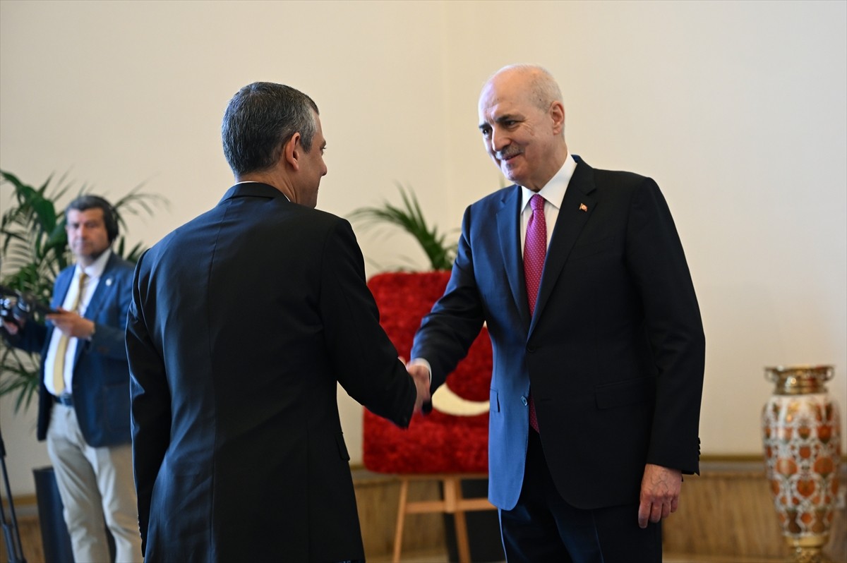 TBMM Başkanı Numan Kurtulmuş (sağda), TBMM'nin açılışının 105. yıl dönümü ile 23 Nisan Ulusal...