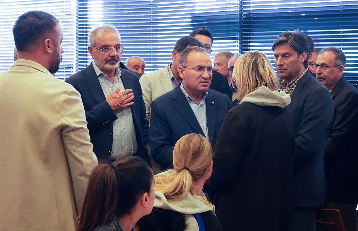 TBMM Başkanvekili ve AK Parti Şanlıurfa Milletvekili Bekir Bozdağ (sağ 2), TBMM Başkanvekili ve...