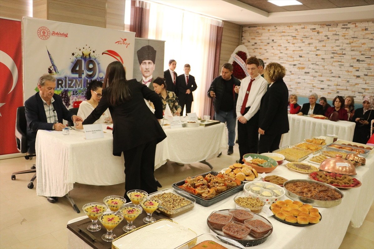 Tekirdağ'da Turizm Haftası kapsamında yöresel tatlı yarışması düzenlendi. İl Kültür ve Turizm...