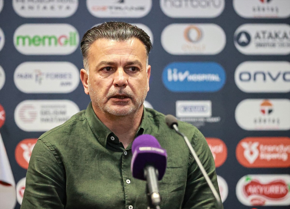 Trendyol Süper Lig'in 30. haftasında Atakaş Hatayspor ile ikas Eyüpspor, Mersin Stadyumu'nda...