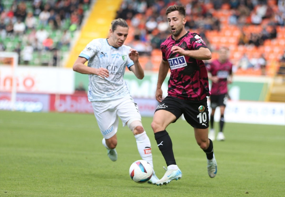 Trendyol Süper Lig'in 30. haftasında Corendon Alanyaspor ile Sipay Bodrum FK, Gain Park Stadı'nda...