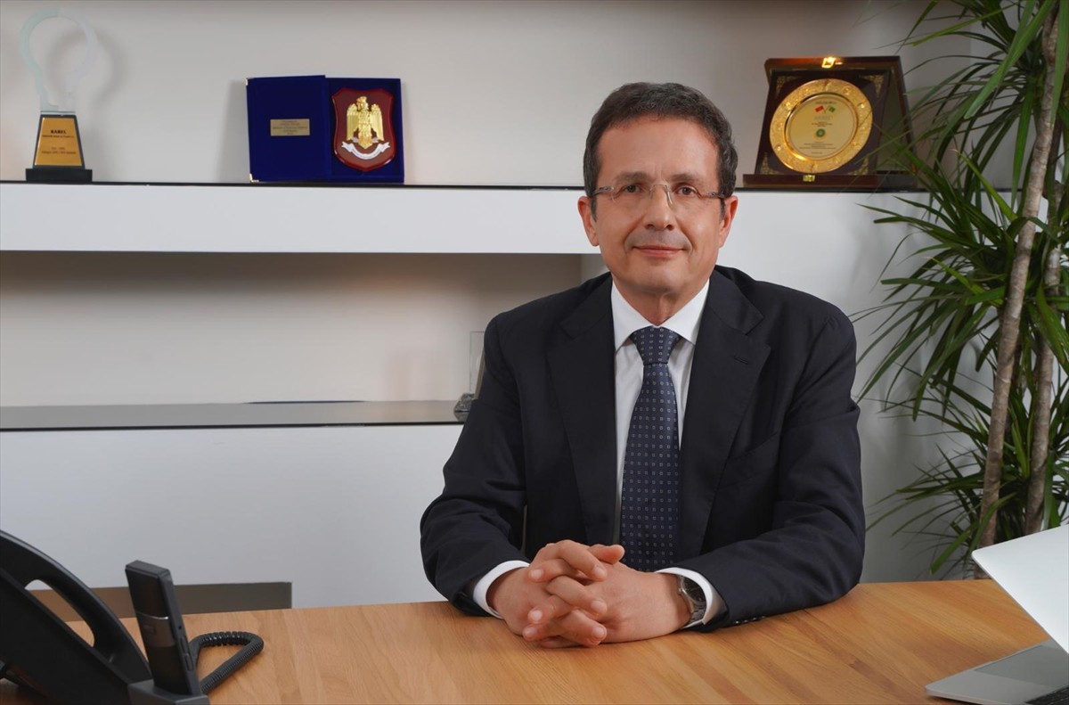 Türk elektronik sektörü, "ticaret savaşları" olarak nitelendirilen ve dünyada gümrük vergisi...